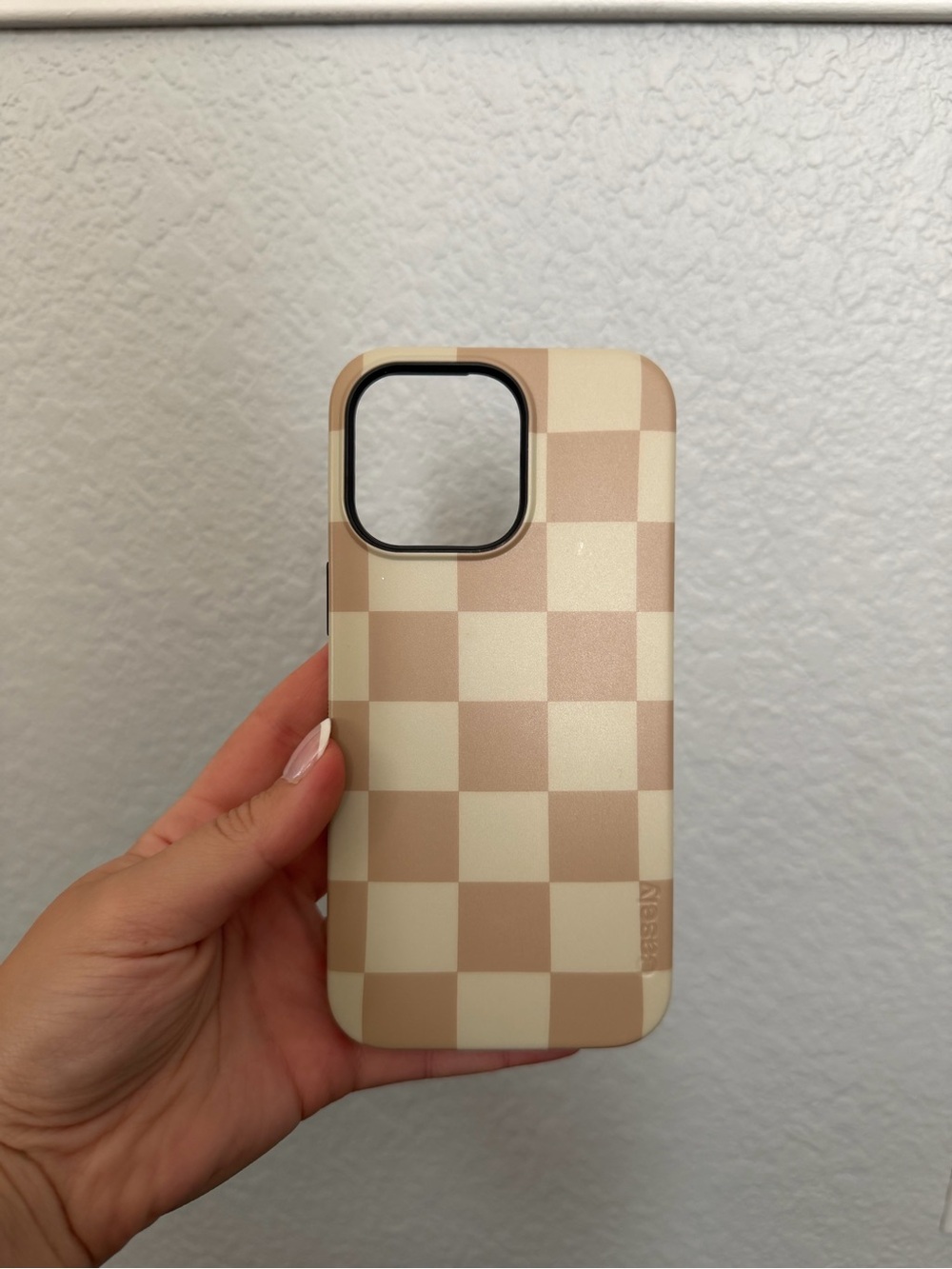 Casely iPhone 15 Pro Max Beige Checkered iPhone Case - Stylish Protection